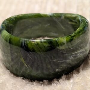 Chic Green Marble Bracelet
